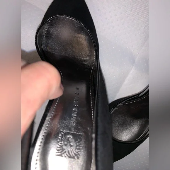AK Anne Klein Size 6 M Black Genuine Suede Leather Pump - Picture 4 of 16